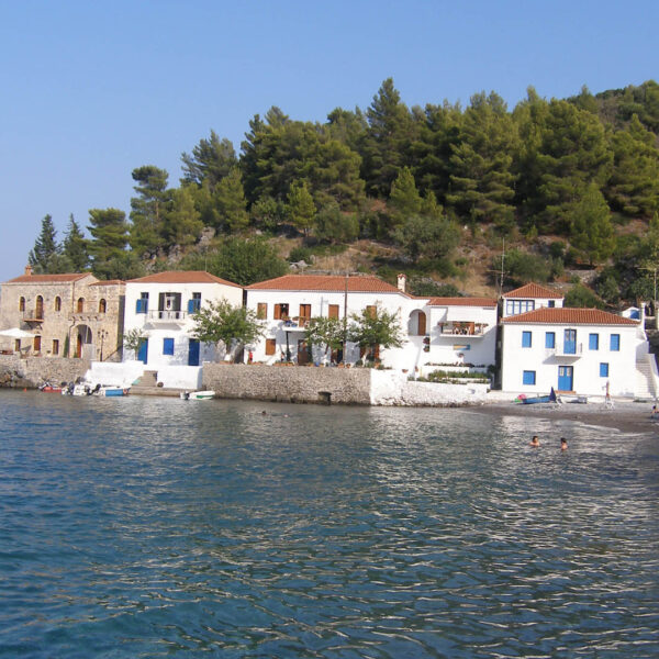 kyparisi tyros monemvasia