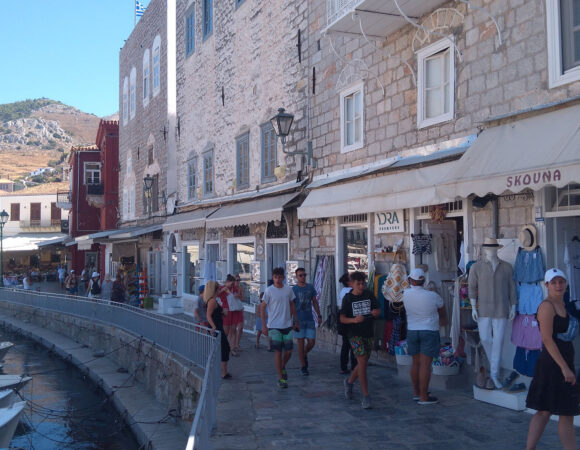 hydra island people
