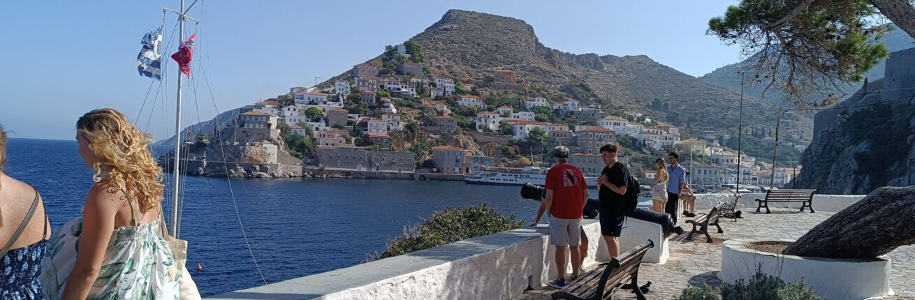 hydra island people