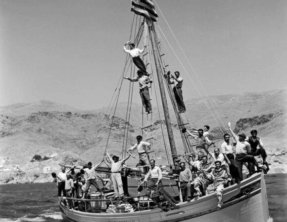 Cosmopolitan Hydra Island Boat Round Trip