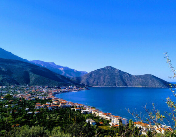 9-Day Ultimate Greek Experience: From the Mythical Peloponnese to Delphi & Meteora and from the Best Greek Villages to Macedonia’s Vergina