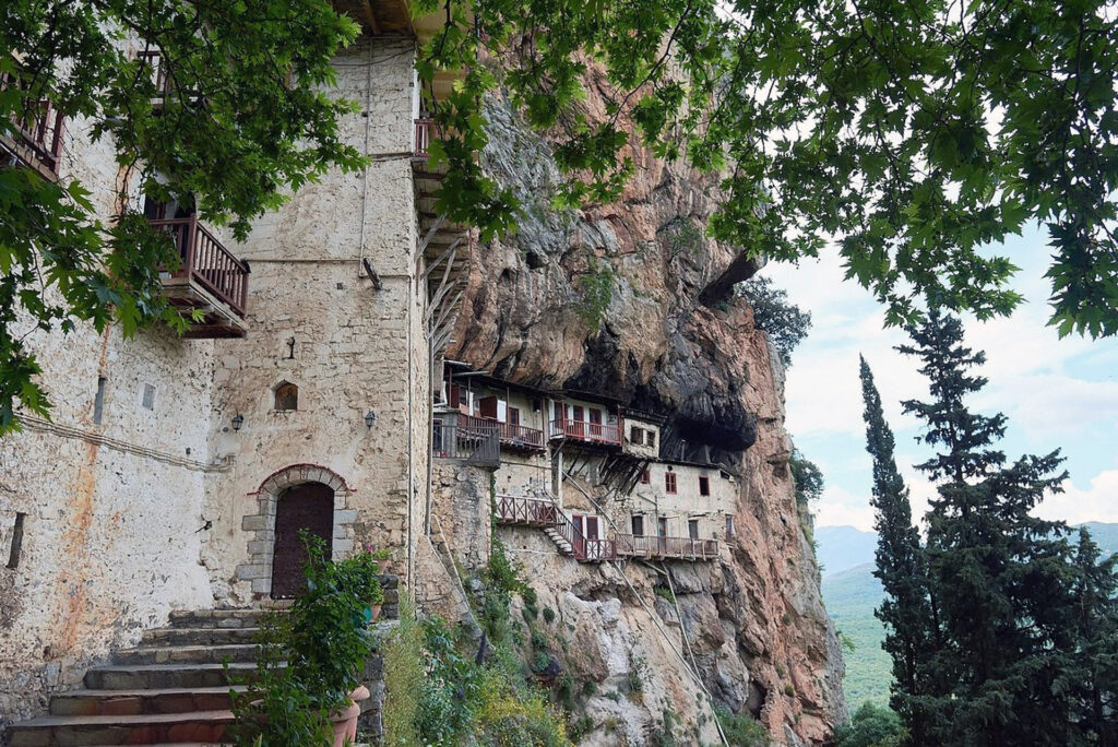dimitsana lousios monasteries