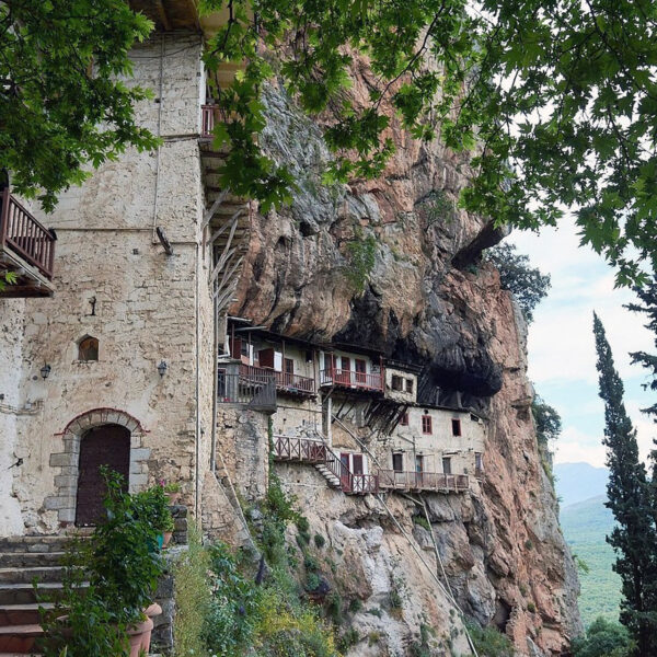 dimitsana lousios monasteries